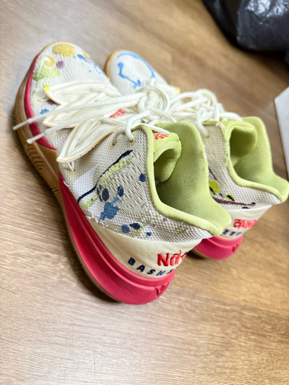 Nike Kyrie 5 x Bandulu Embroidered Splatters 2019 Size Men's  9.5 - Picture 4 of 9